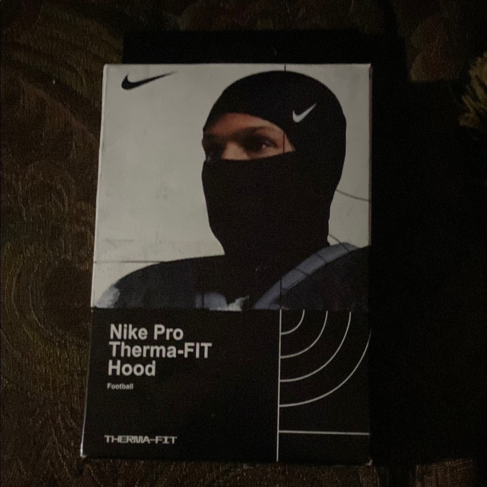 Nike Therma-FIT Hood in Black